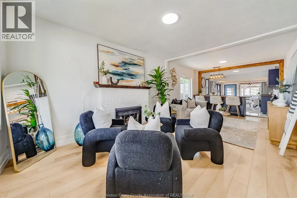 2241 WINDERMERE