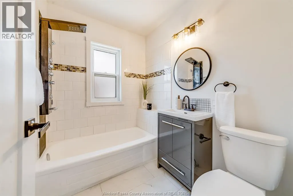2241 WINDERMERE