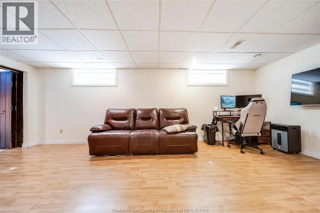 1555 STRATFORD COURT