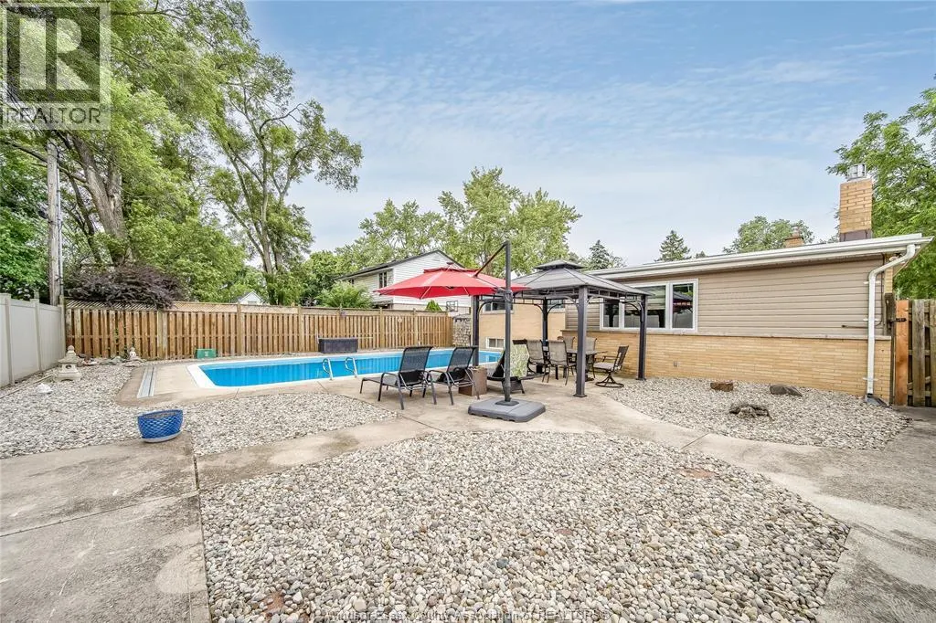 1555 STRATFORD COURT