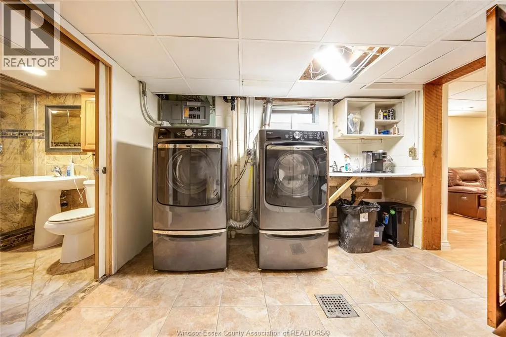 1555 STRATFORD COURT