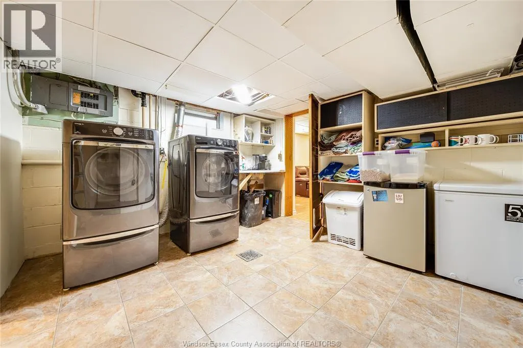 1555 STRATFORD COURT