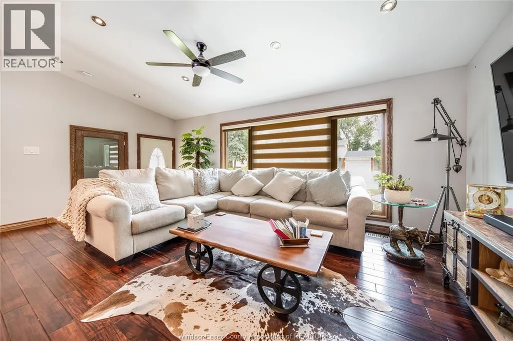 1555 STRATFORD COURT