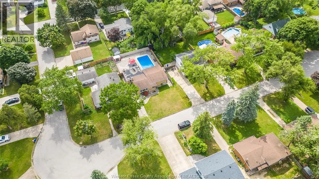 1555 STRATFORD COURT