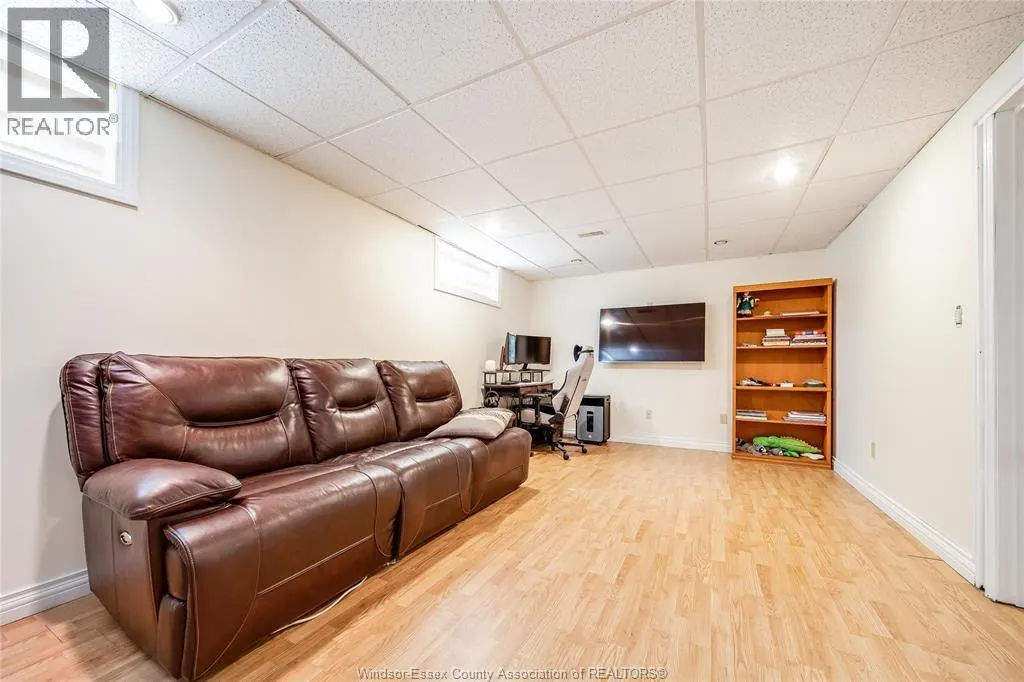 1555 STRATFORD COURT