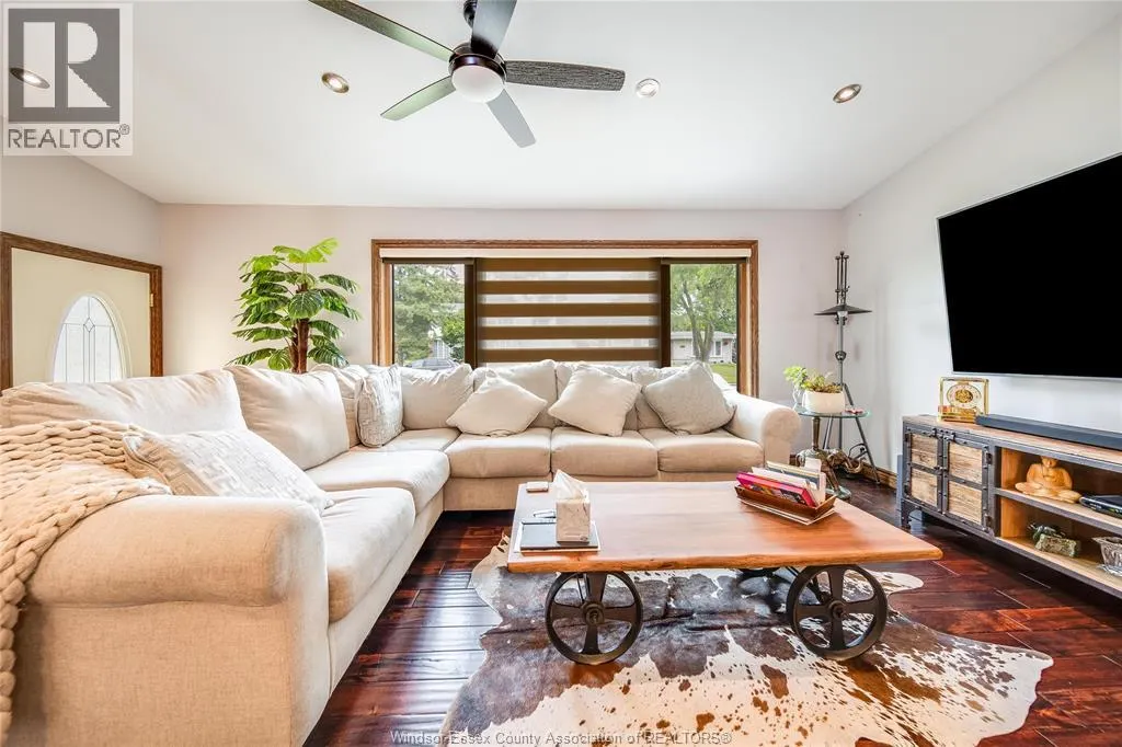 1555 STRATFORD COURT