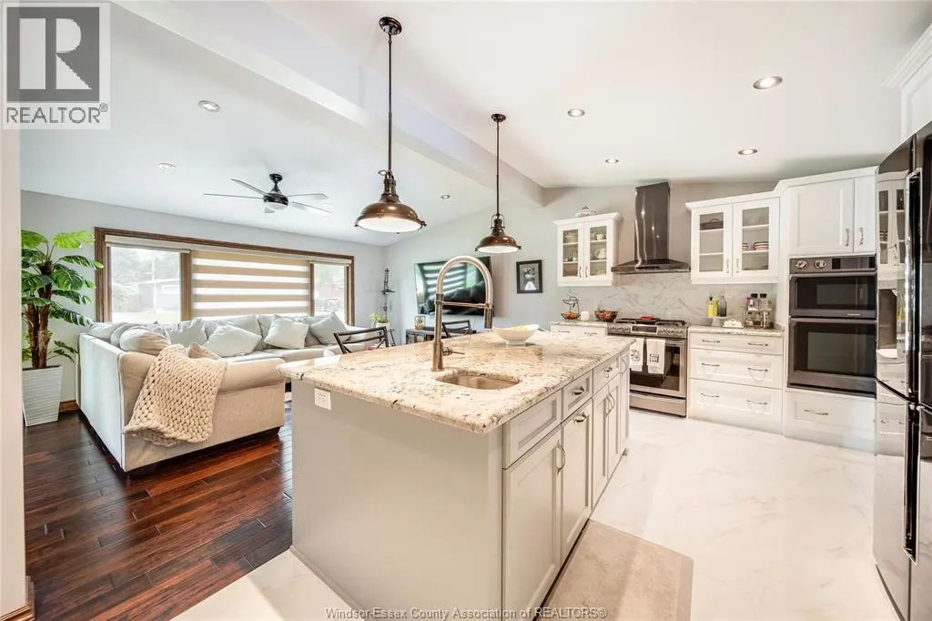 1555 STRATFORD COURT