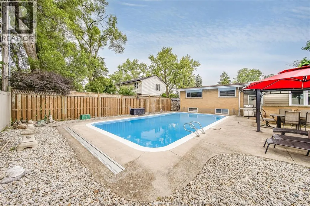 1555 STRATFORD COURT