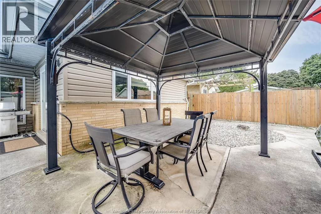 1555 STRATFORD COURT