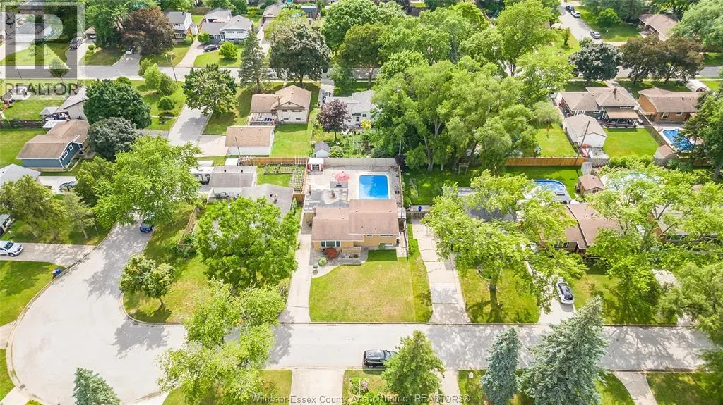 1555 STRATFORD COURT