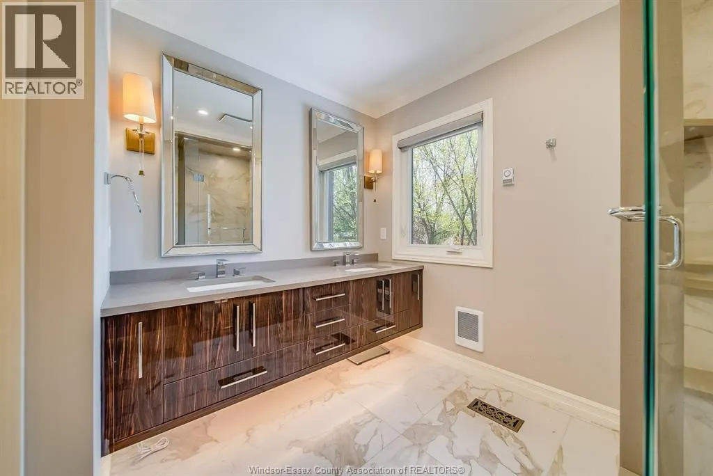 428 OLD TECUMSEH ROAD