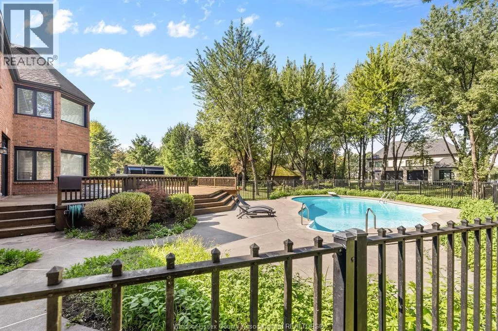 428 OLD TECUMSEH ROAD