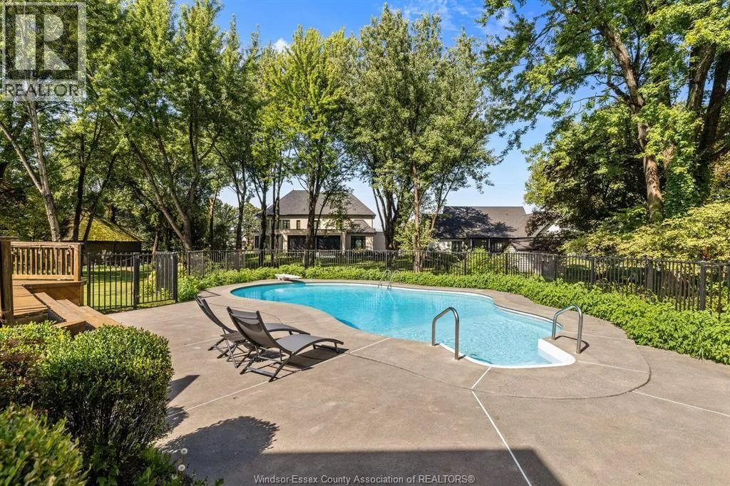 428 OLD TECUMSEH ROAD