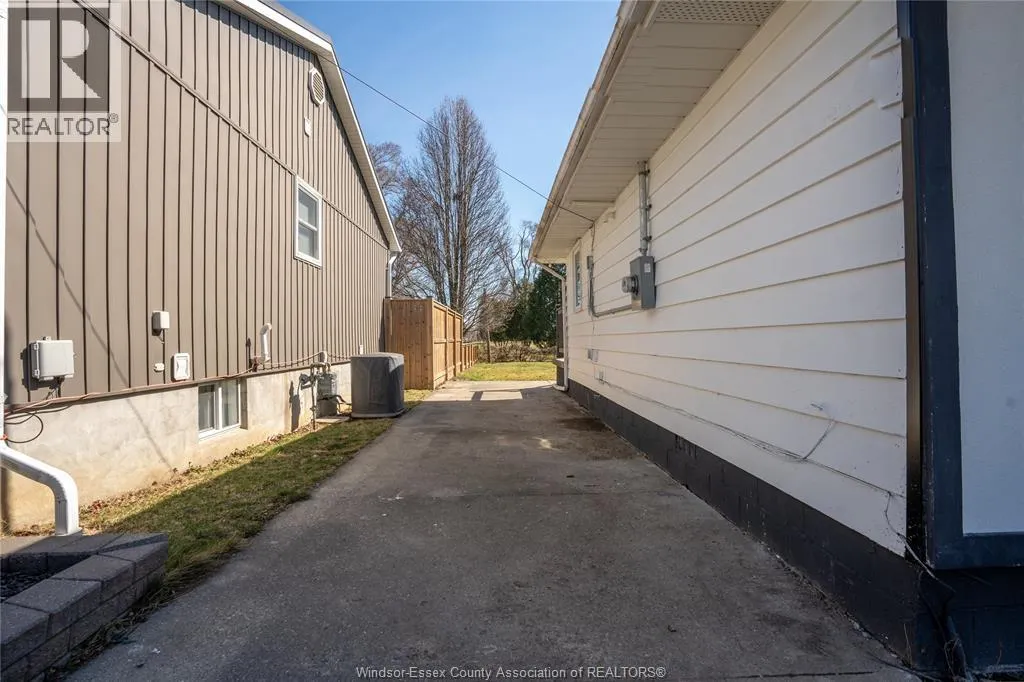 416 INDIAN CREEK ROAD West