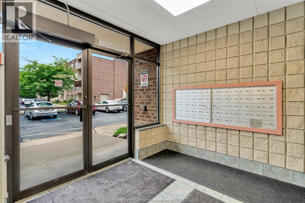 8335 WYANDOTTE STREET East Unit# 505