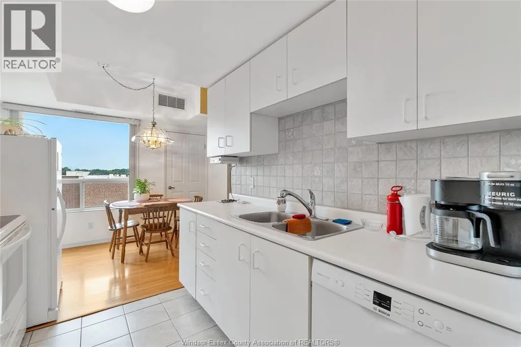 8335 WYANDOTTE STREET East Unit# 505