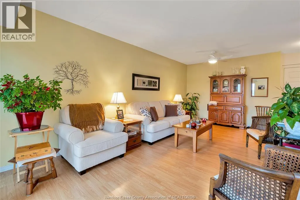 8335 WYANDOTTE STREET East Unit# 505