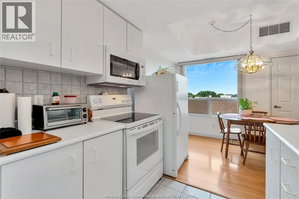 8335 WYANDOTTE STREET East Unit# 505