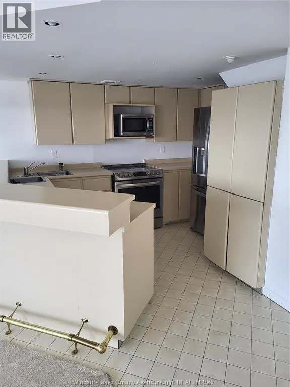 380 PELISSIER Unit# 1302