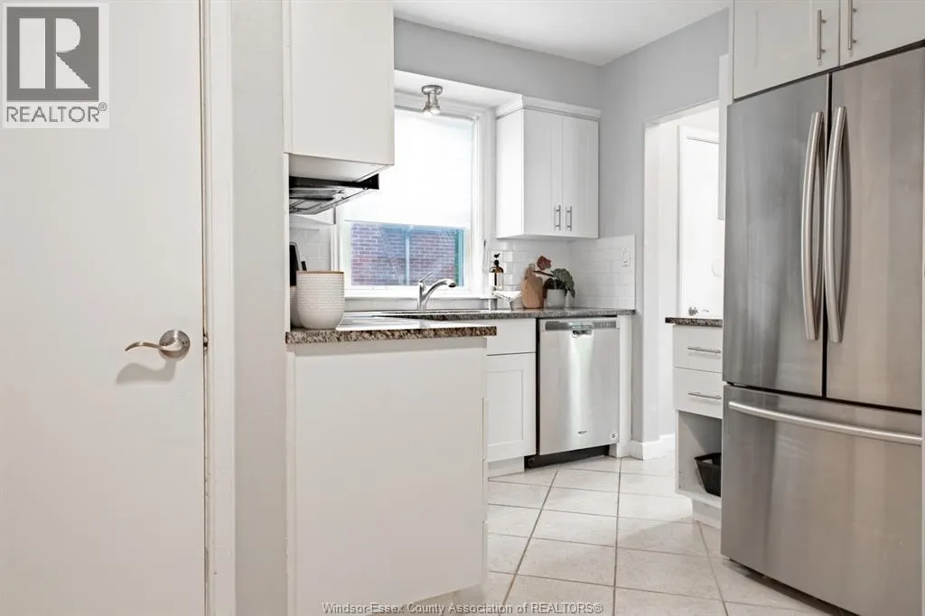 866 BELLEPERCHE PL