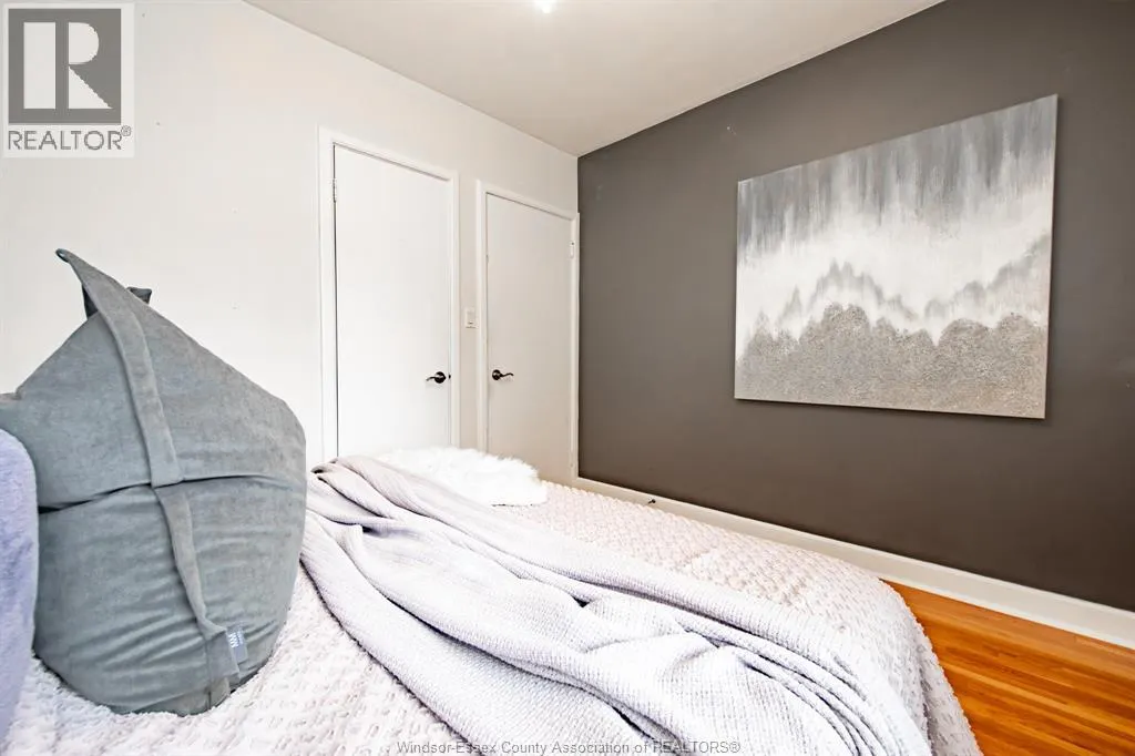 866 BELLEPERCHE PL