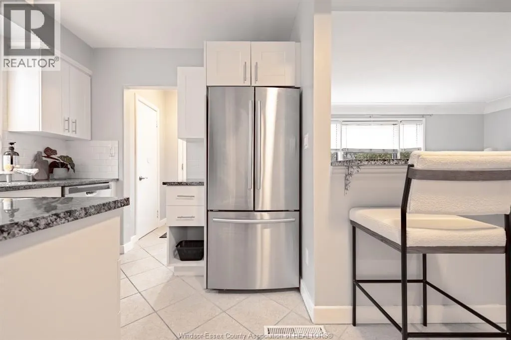 866 BELLEPERCHE PL