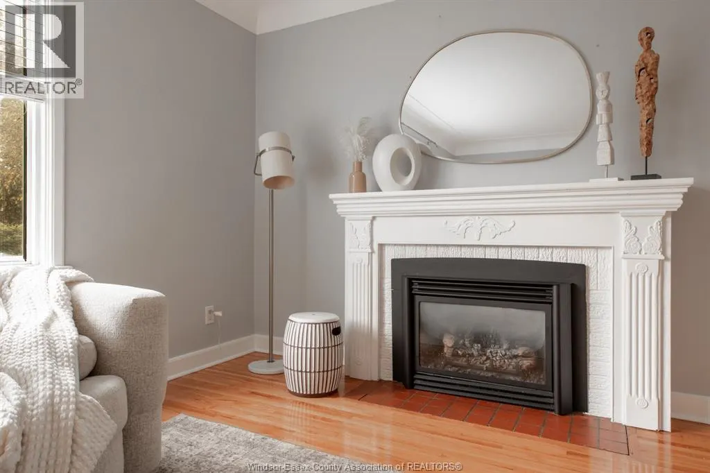 866 BELLEPERCHE PL