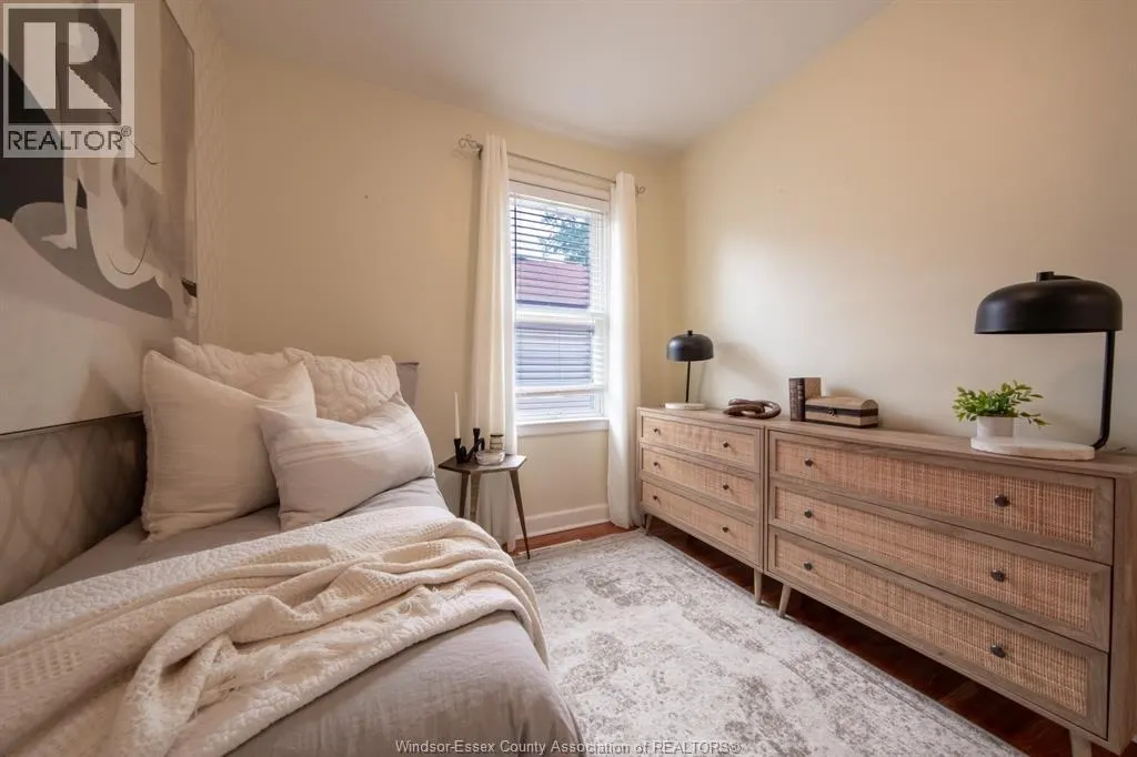 866 BELLEPERCHE PL