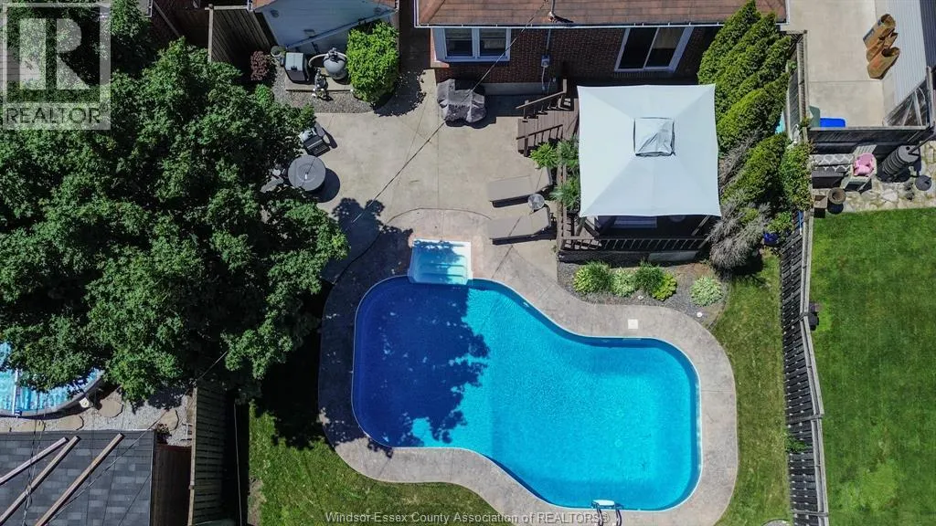 866 BELLEPERCHE PL