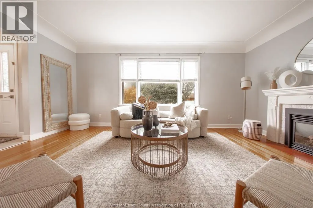 866 BELLEPERCHE PL