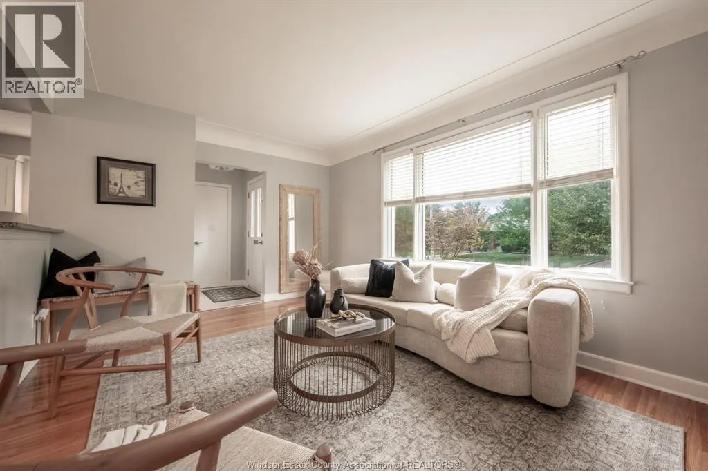 866 BELLEPERCHE PL