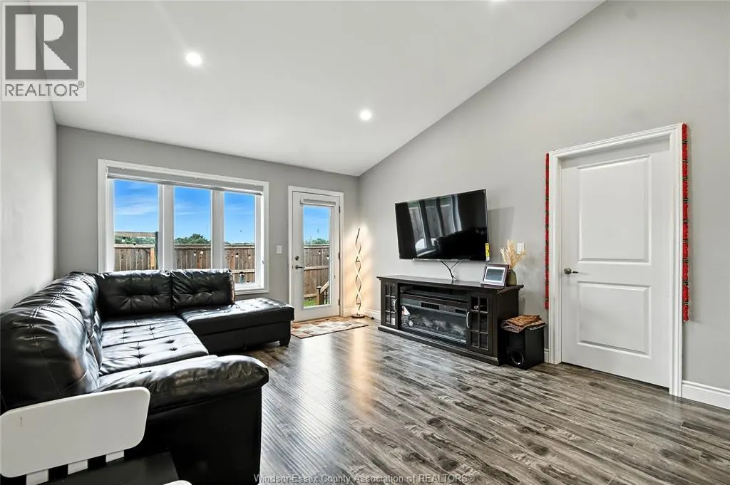 3538 HALLEE CRESCENT