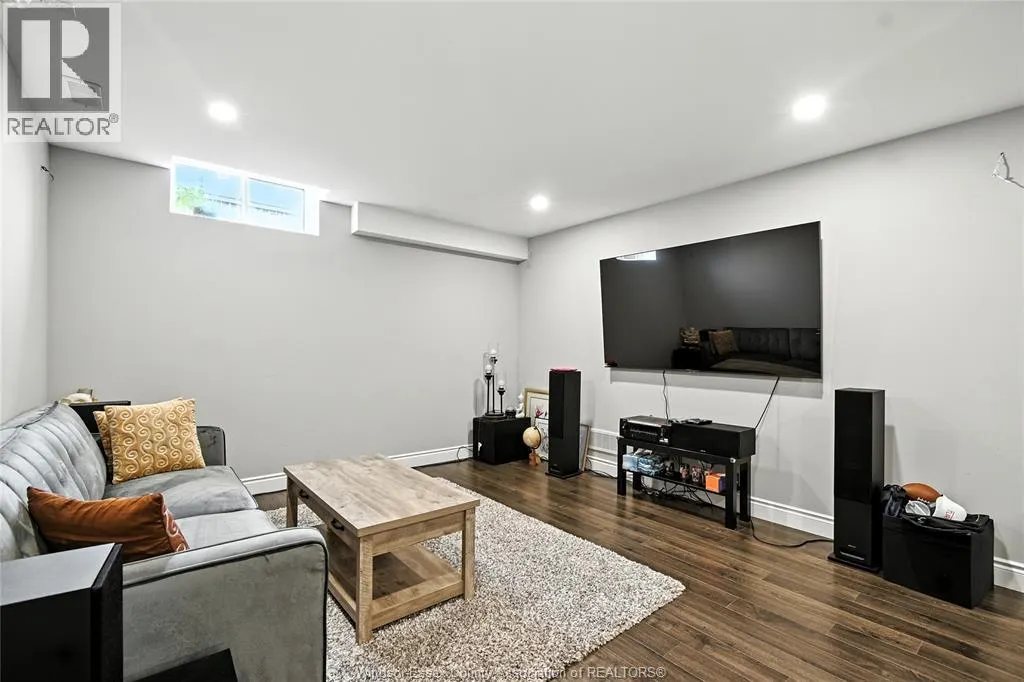 3538 HALLEE CRESCENT