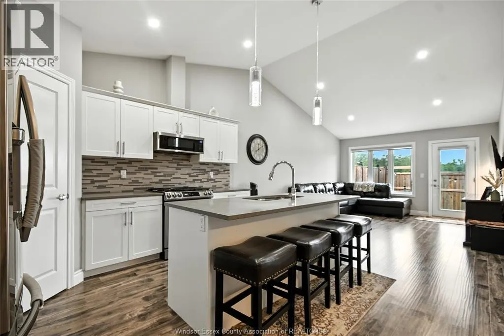3538 HALLEE CRESCENT