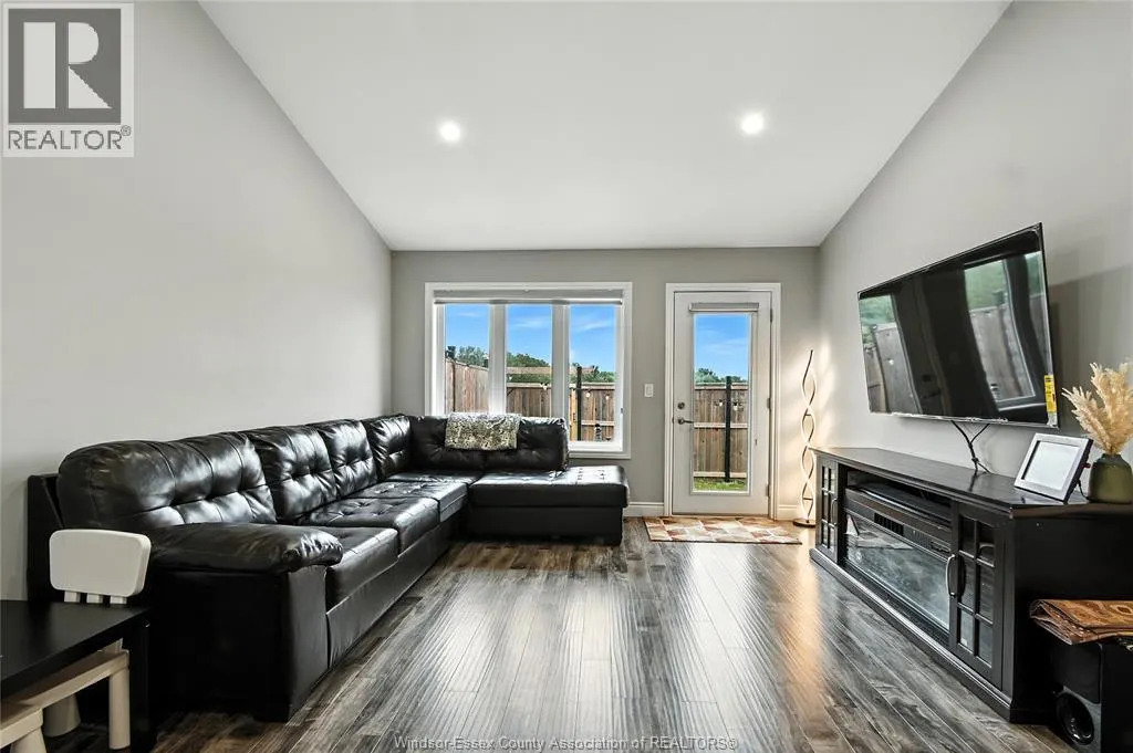 3538 HALLEE CRESCENT
