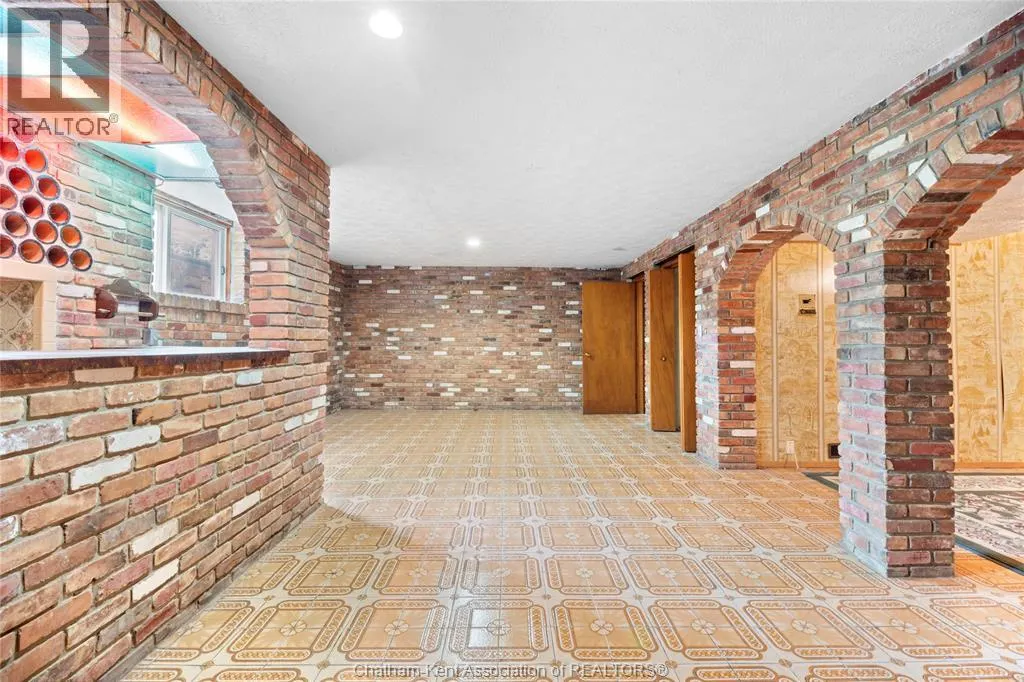 140 Little STREET South
