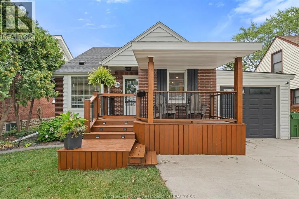 936 EDWARD AVENUE