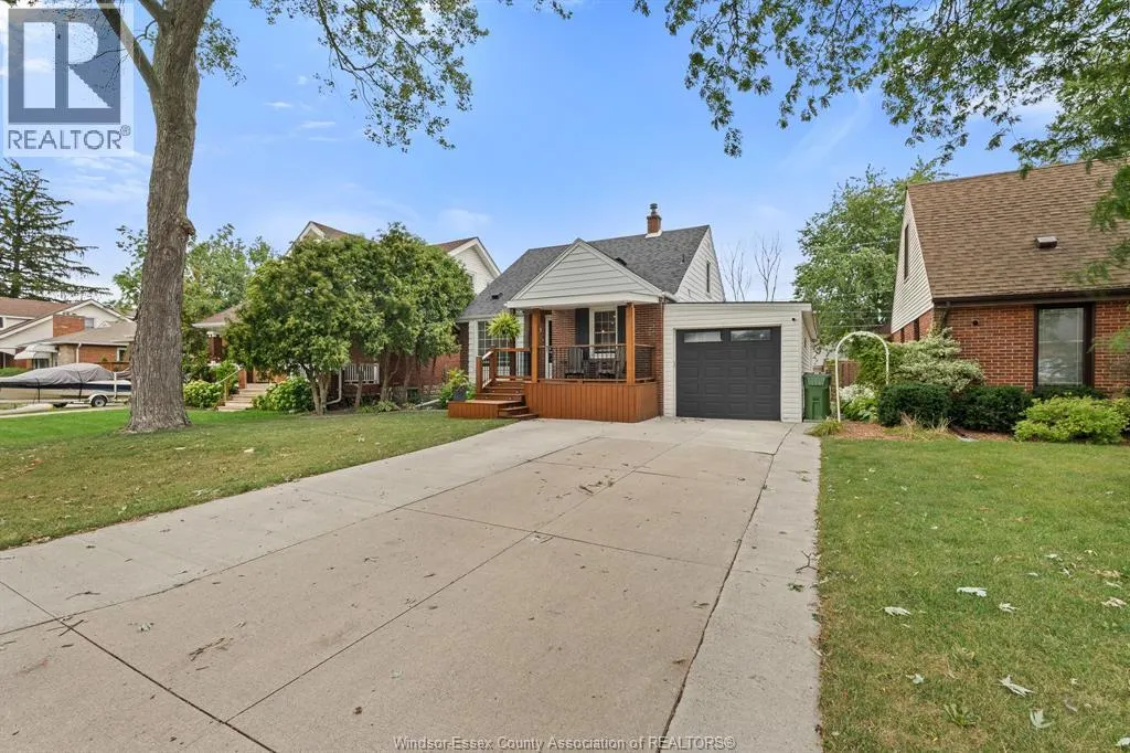 936 EDWARD AVENUE