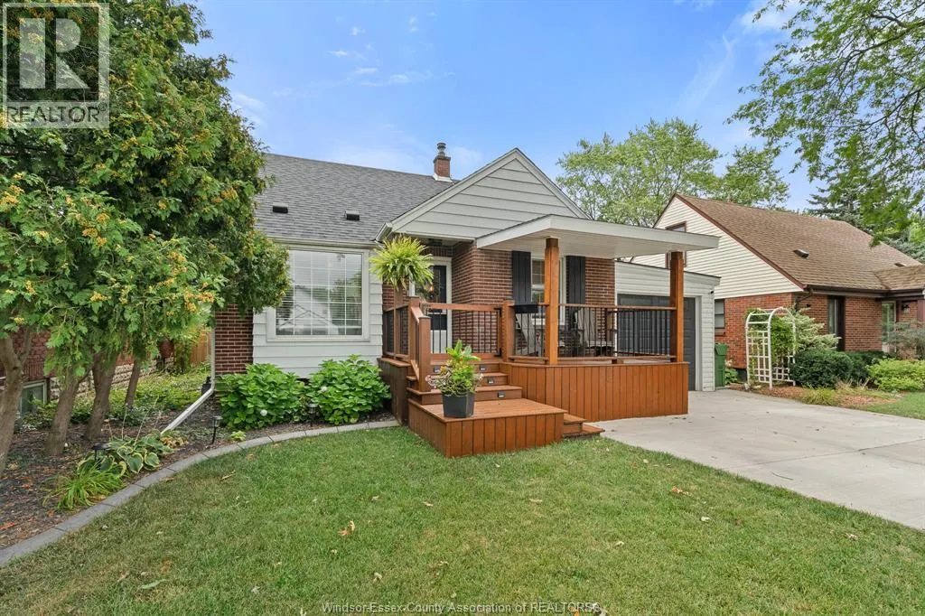 936 EDWARD AVENUE
