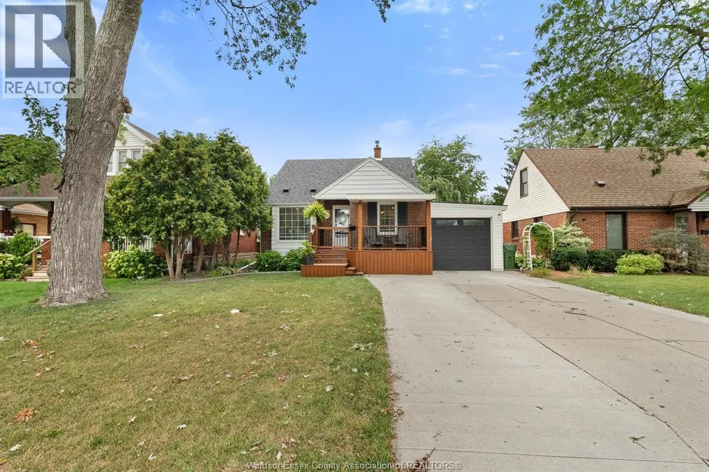 936 EDWARD AVENUE