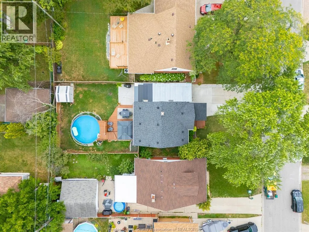 936 EDWARD AVENUE