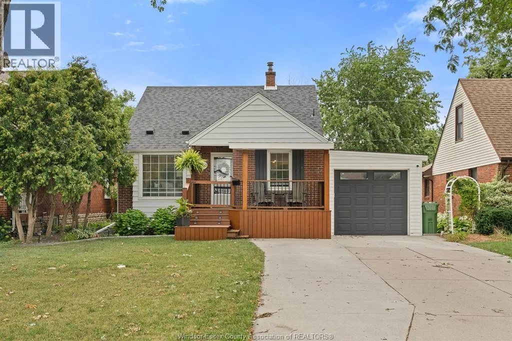 936 EDWARD AVENUE