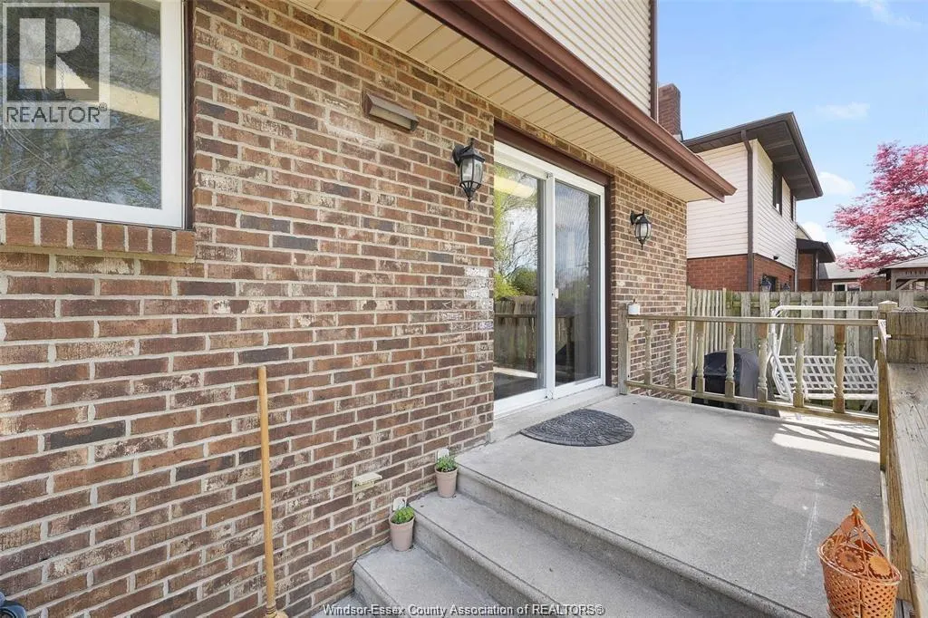 9 EVANS AVENUE