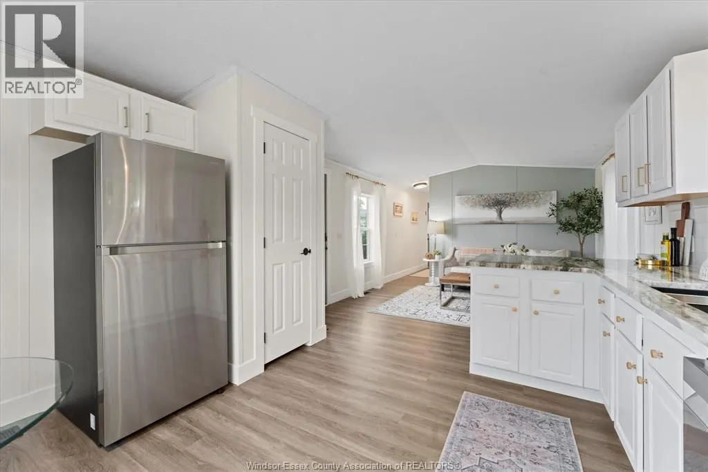 22 LAVINDALE