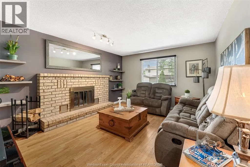 374 Ramblewood DRIVE
