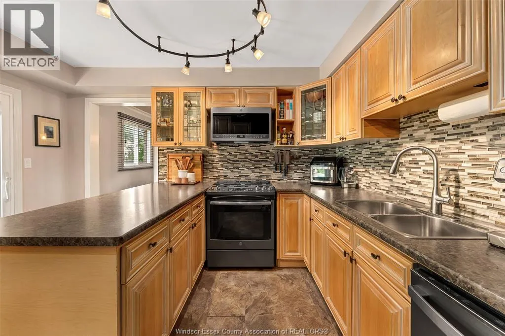 374 Ramblewood DRIVE