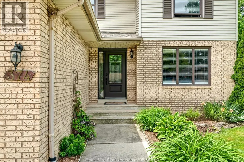 374 Ramblewood DRIVE