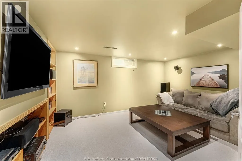 374 Ramblewood DRIVE