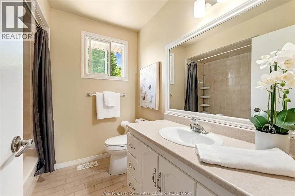 374 Ramblewood DRIVE