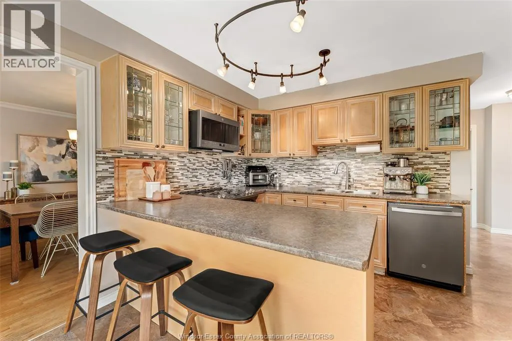 374 Ramblewood DRIVE